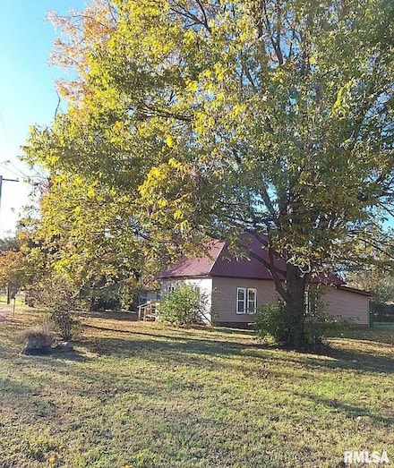 602 W Cherry St, Mc Leansboro, IL 62859