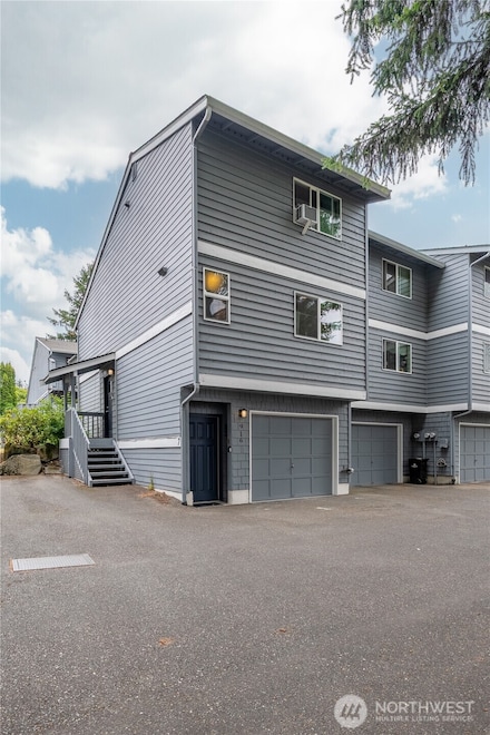 916 N 165th St Unit 7, Shoreline, WA 98133