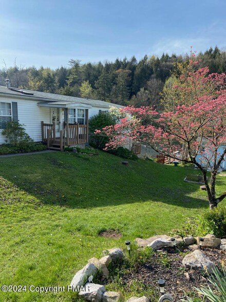 1228 Blue Mountain Cir, Saylorsburg, PA 18353