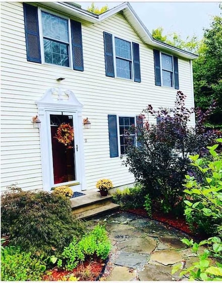 2 Madison Cir, Hillsborough, NH 03244