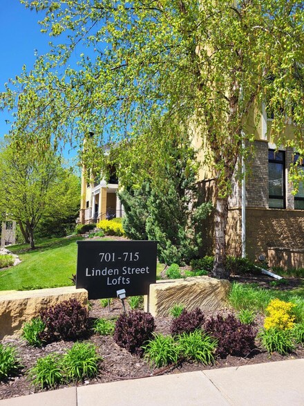 715 Linden St Unit 209, Saint Paul, MN 55118
