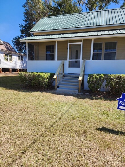 15 Mcarthur St, Quincy, FL 32351