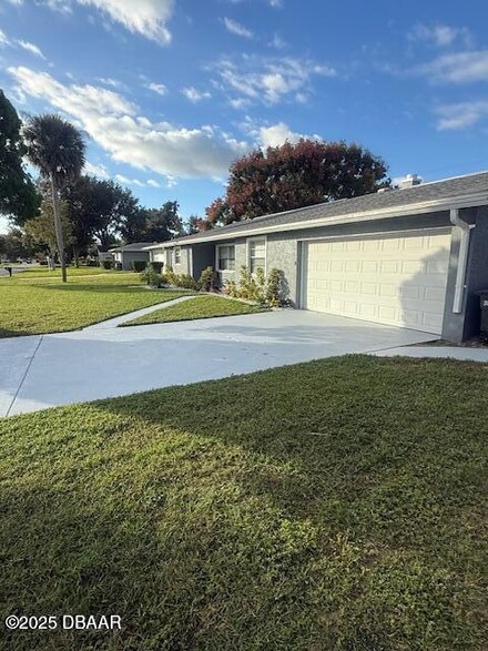 1412 Continental Dr, Daytona Beach, FL 32117