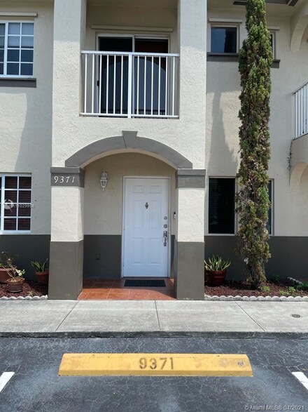 9371 NW 114th Ln Unit 3, Hialeah, FL 33018