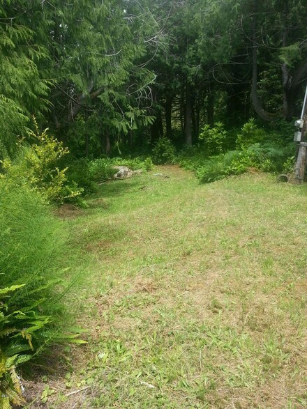 273 NE California St, Yachats, OR 97498