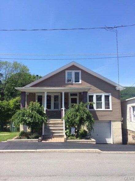 114 W Mill St, Nesquehoning, PA 18240