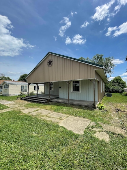 312 E 2nd St, Bicknell, IN 47512
