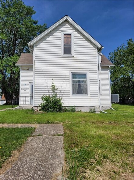 402 N Birch St, Creston, IA 50801