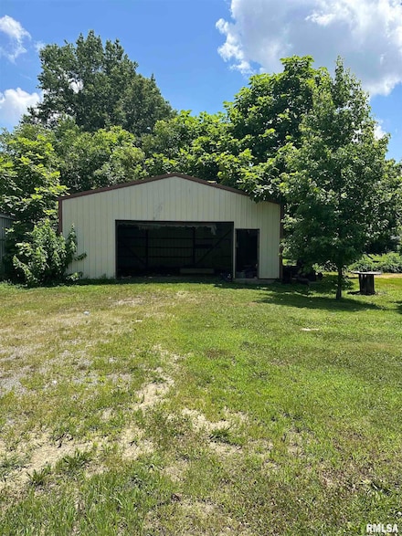 303 N Otis St, Marion, IL 62959