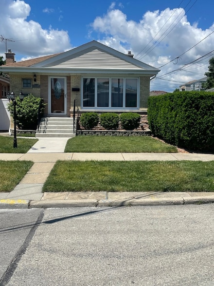 7542 N Oconto Ave, Chicago, IL 60631