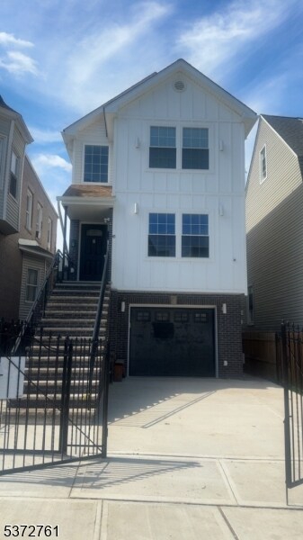 45 New St, East Orange, NJ 07017