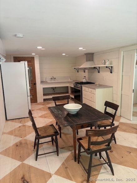2 Porges Rd, East Haddam, CT 06423