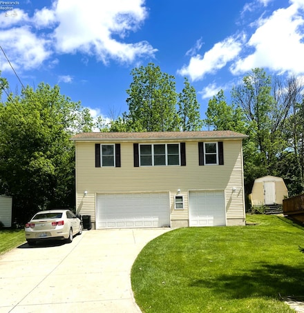 765 Riverside Dr, Vermilion, OH 44089