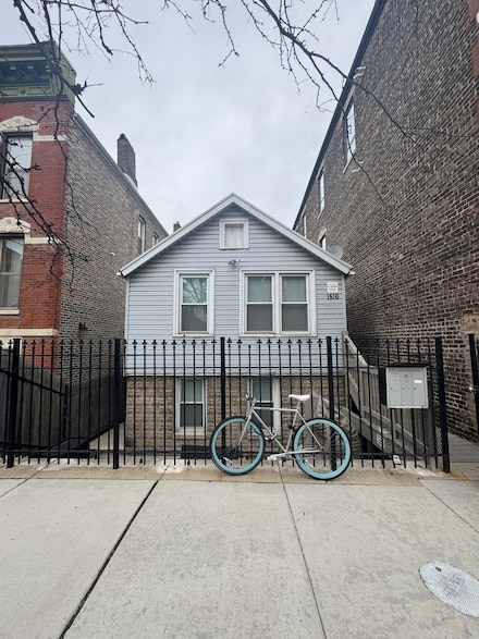 1516 W 18th Place, Chicago, IL 60608