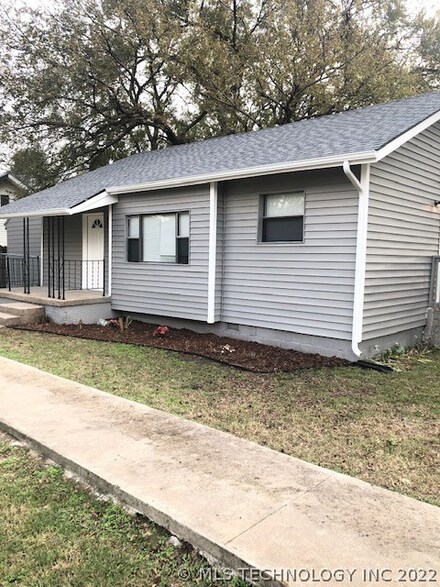 15804 E Newton Place, Tulsa, OK 74116
