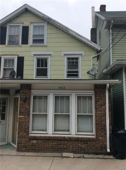 445 E Abbott St, Lansford, PA 18232