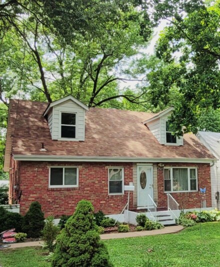 2927 Walton Rd, Saint Louis, MO 63114