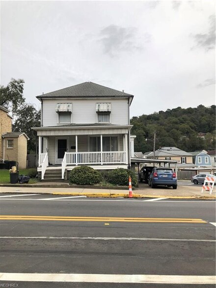 1102 Main St, Follansbee, WV 26037