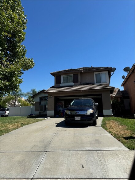 2407 Galisteo St, Corona, CA 92882