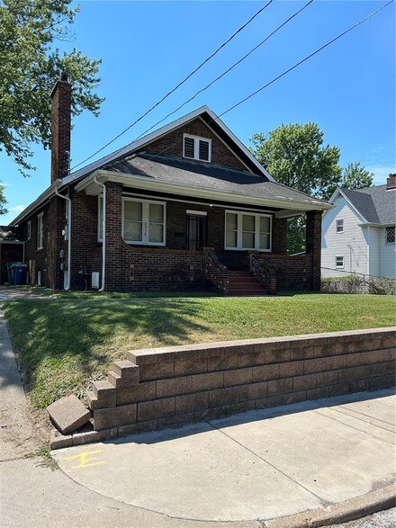 8916 Jennings Station Rd, Saint Louis, MO 63136
