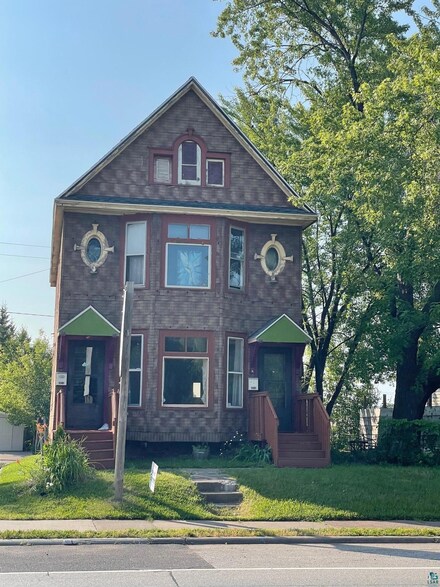 4018 Grand Ave Unit 4020 Grand Ave, Duluth, MN 55807