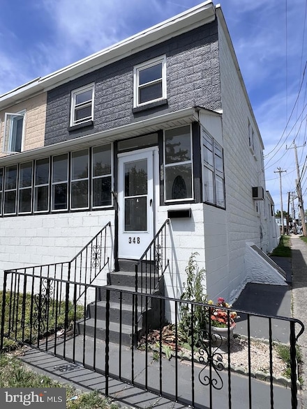 348 Massasoit St, Essington, PA 19029