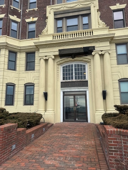 285 Lynn Shore Dr Unit 108, Lynn, MA 01902