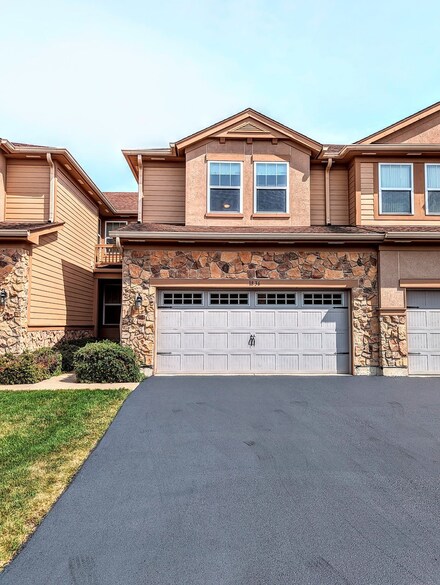 1836 Crenshaw Cir Unit 42, Vernon Hills, IL 60061