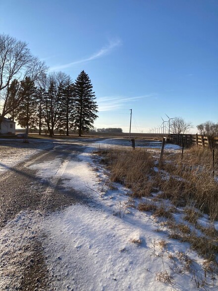 87576 600th Ave, Alpha, MN 56111