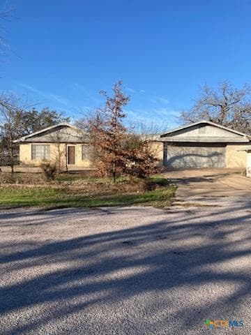215 Louise Ave, Kingsland, TX 78639