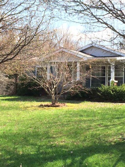 3956 S 700 W, Owensville, IN 47665