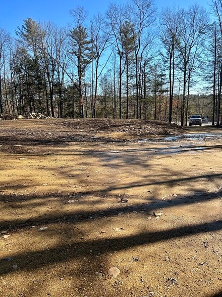 15 Haynes St, Sturbridge, MA 01566