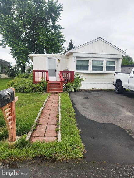 305 Oklahoma Ave, Monroe, NJ 08094