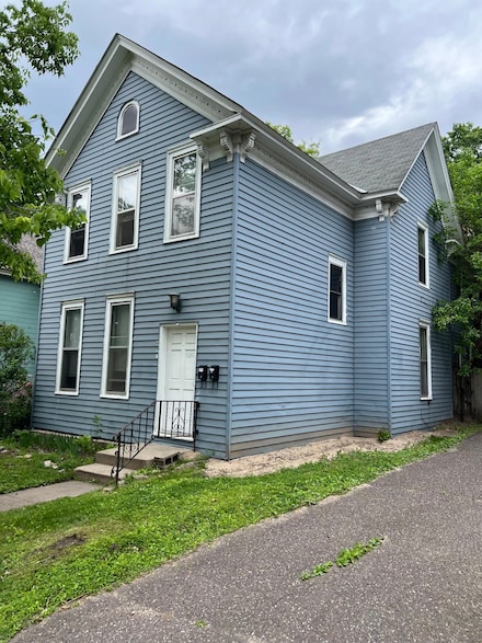 691 Conway St, Saint Paul, MN 55106