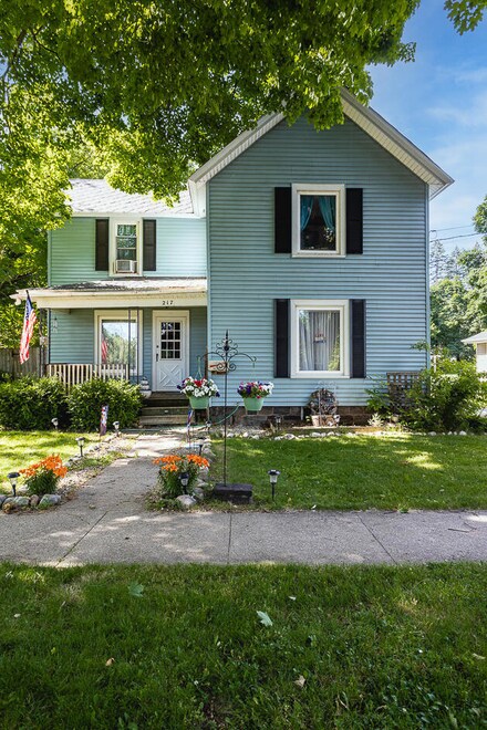 217 Crary St, Marshall, MI 49068