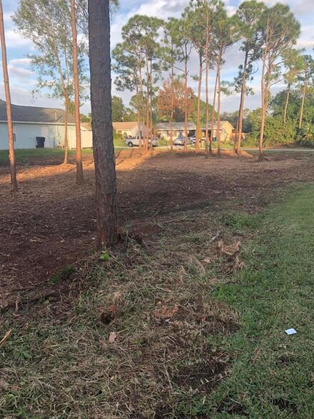 2466 SW Summit St, Port Saint Lucie, FL 34984