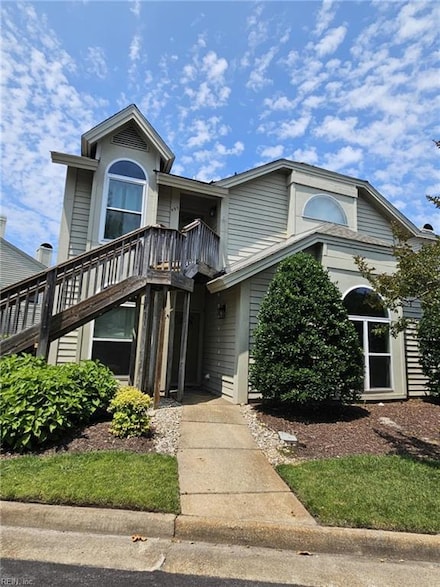 495 E Lake Cir, Chesapeake, VA 23322