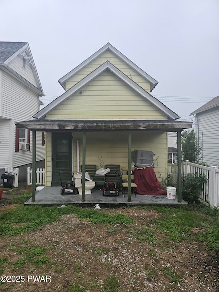 832 E Lackawanna Ave, Olyphant, PA 18447