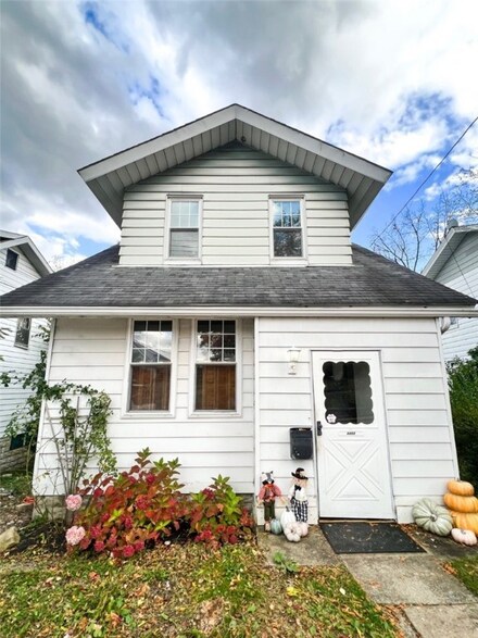4468 Highridge St, Pittsburgh, PA 15214