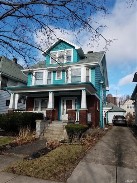 24 Hedley Place, Buffalo, NY 14208