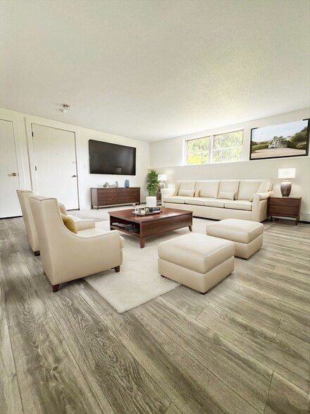 1 Town House Ln Unit 11, Acton, MA 01720