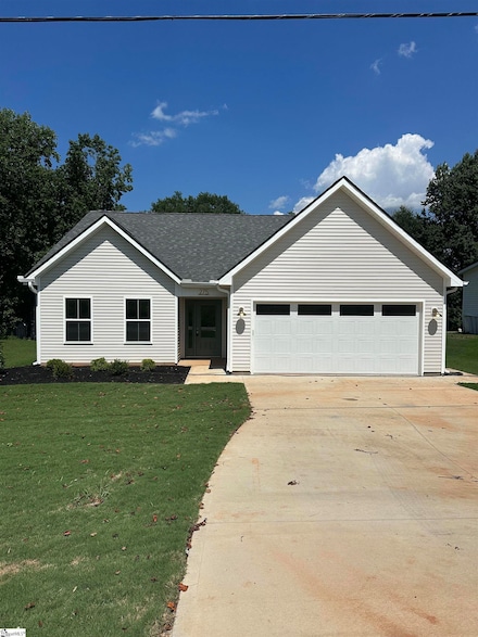 275 Ragan St, Campobello, SC 29322