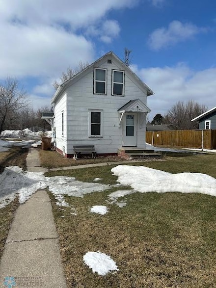 231 N Cavalier St, Pembina, ND 58271