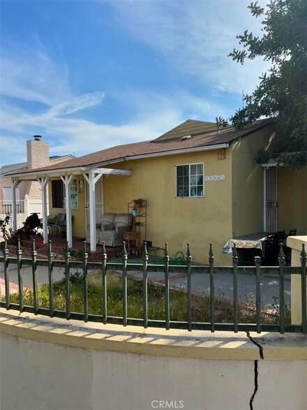 10061 Amboy Ave, Pacoima, CA 91331
