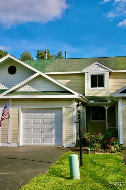509 Timber Ridge Dr, Camillus, NY 13031
