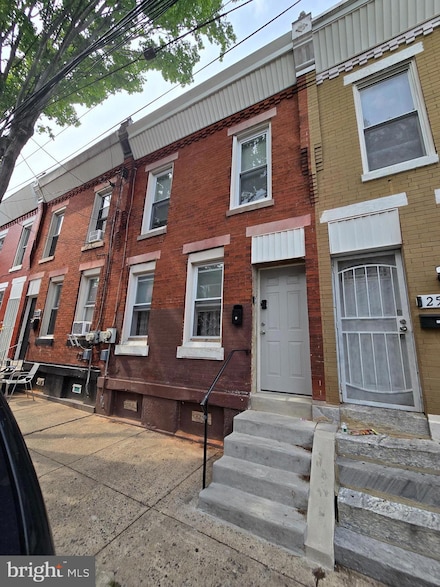 2513 W Sergeant St, Philadelphia, PA 19132