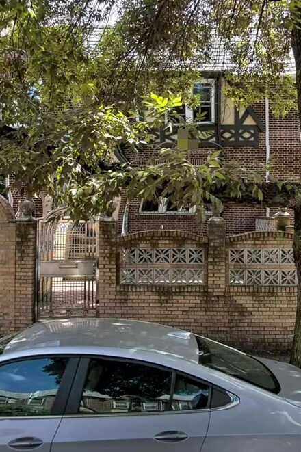 66-54 Booth St, Flushing, NY 11374