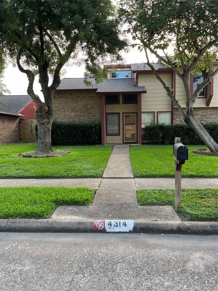 4314 Seneca St, Pasadena, TX 77504