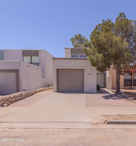 1721 Villa Santos Cir, El Paso, TX 79935