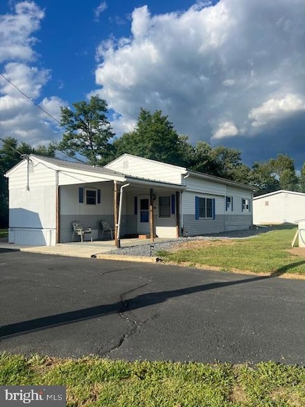 1034 Alexander Spring Rd, Carlisle, PA 17015